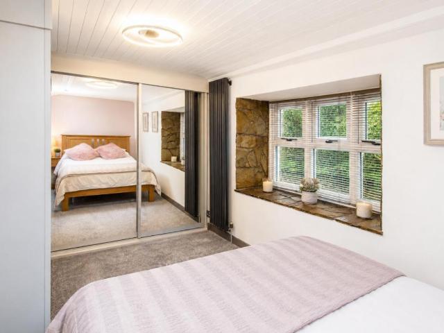 House for sale in Guide
