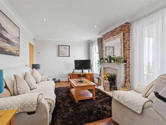 House for sale in Gedling, East Midlands