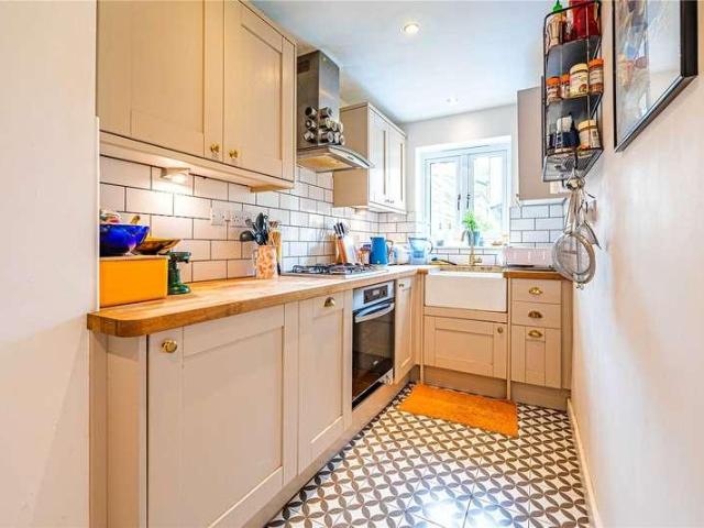 House for sale in Hall Park, Pouchen End