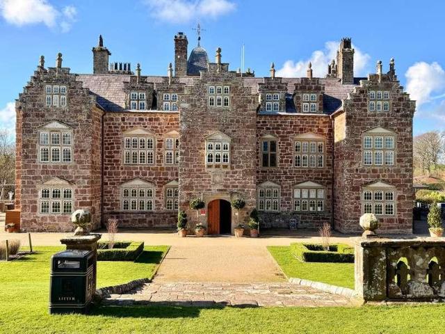 House for sale in Llanedwen