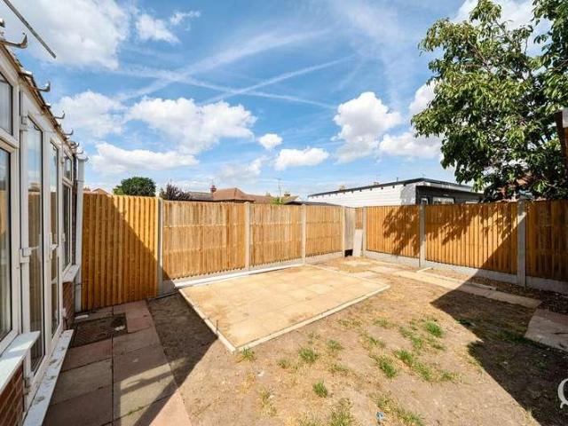 House for sale in Grove Park, Oad Street