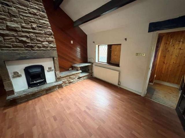 House for sale in Lower Wyke, West Yorkshire