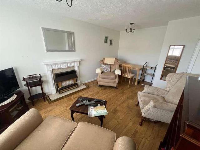 House for sale in Airedale, Pontefract