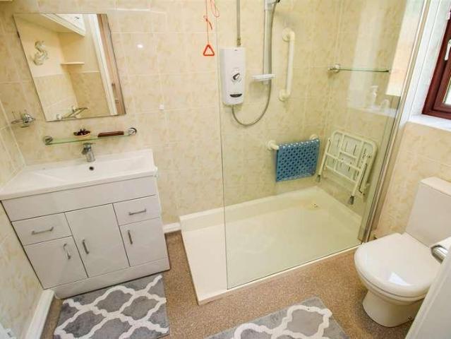 House for sale in Walton, West Yorkshire