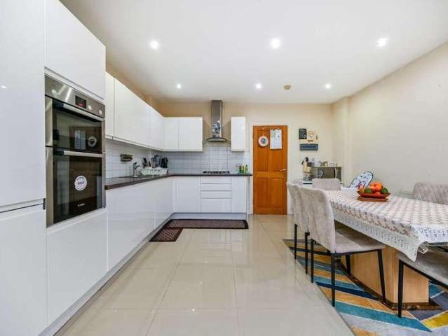 House for sale in Slough, Cippenham