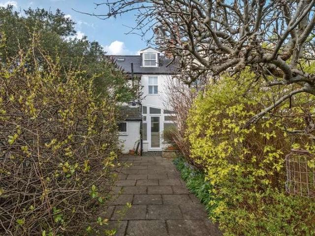 House for sale in West Oxford, The Slade