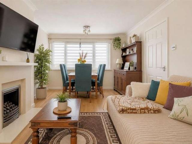 House for sale in Ivy Chimneys, Epping