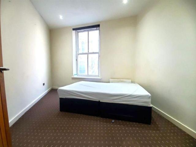 House for sale in Dewsbury, West Yorkshire
