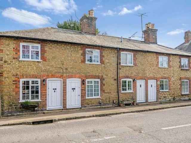 House for sale in Hillview, Surrey