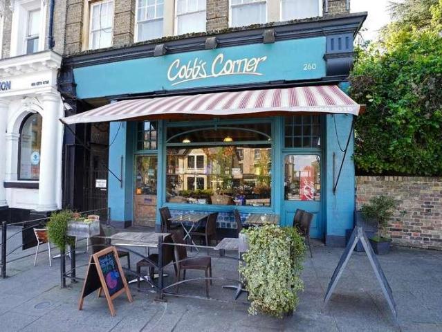 House for sale in London Borough of Lewisham, Forest Hill