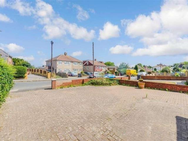 House for sale in Westcourt, Hamerton