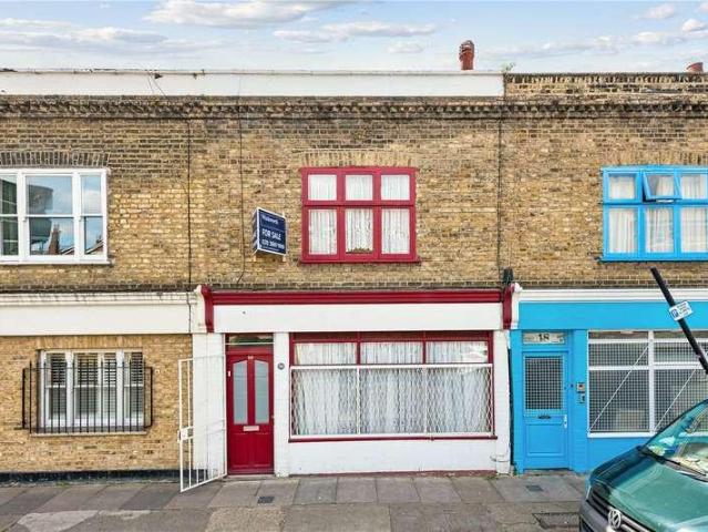 House for sale in Greater London