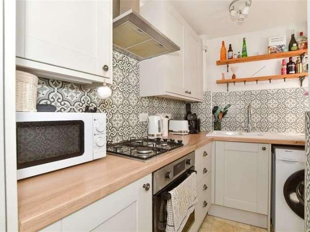 House for sale in Pachesham Park, Surrey