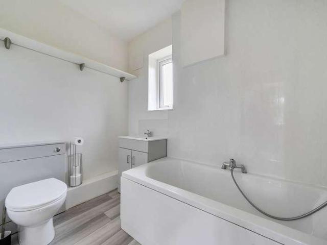 House for sale in Dunstable, Central Bedfordshire