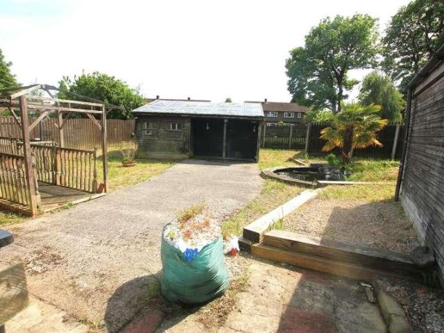 House for sale in Queen's Park, Guide