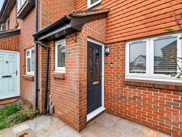 House for sale in Swallowfields, Elmbridge