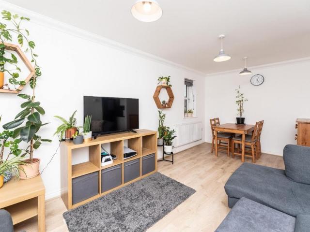 House for sale in Ferrybridge, West Yorkshire