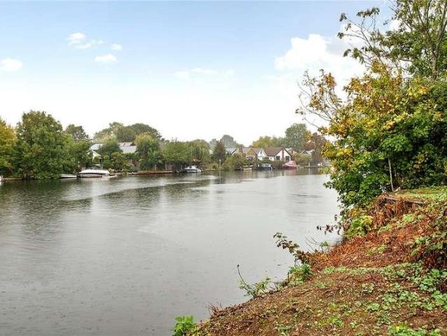 House for sale in Elmbridge, Surrey