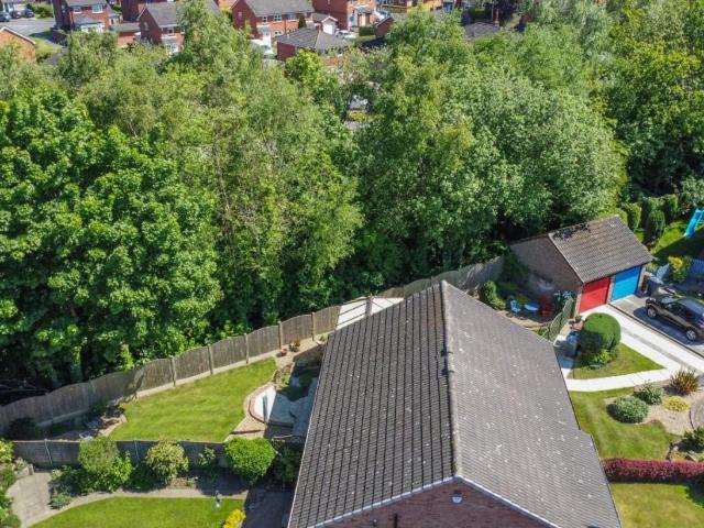 House for sale in Leeds, Wigton Moor