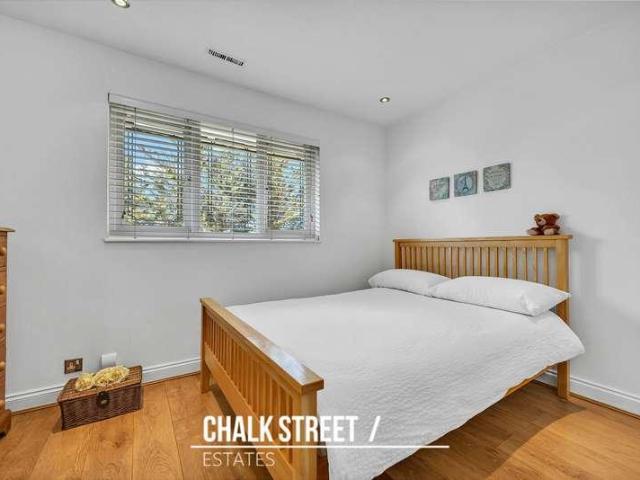 House for sale in Elm Park, Greater London