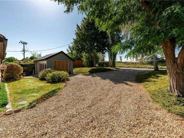 House for sale in Caistor St Edmund, Burgh St Peter