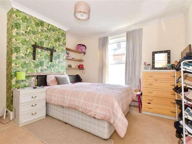 House for sale in Oakfield, Ryde
