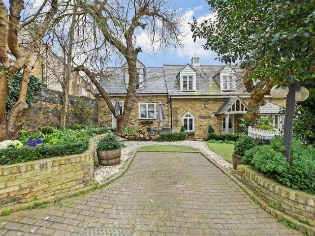House for sale in Margate Old Town, Acol