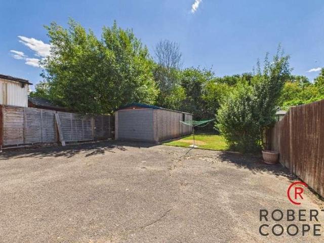 House for sale in Lane, Greater London