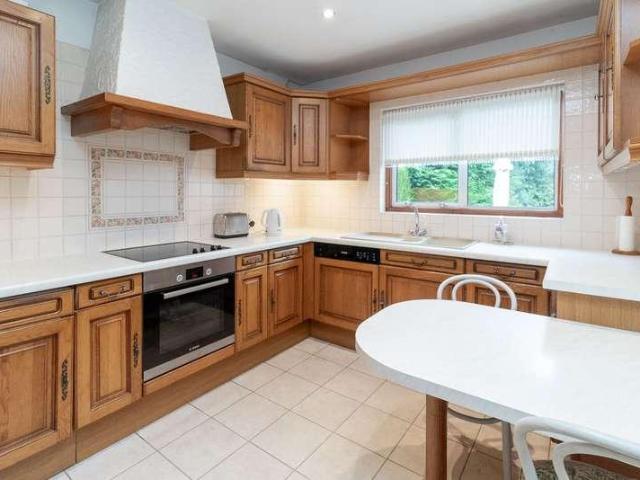 House for sale in Little Stanmore, Greater London
