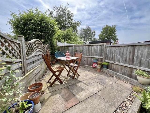 House for sale in Charlesworth, East Midlands