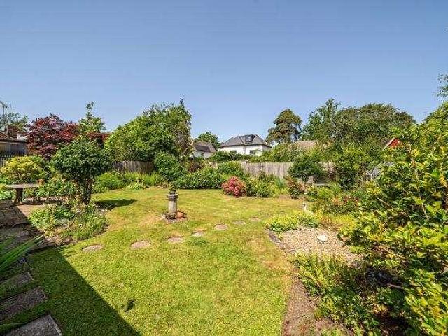 House for sale in Heol-las, Surrey