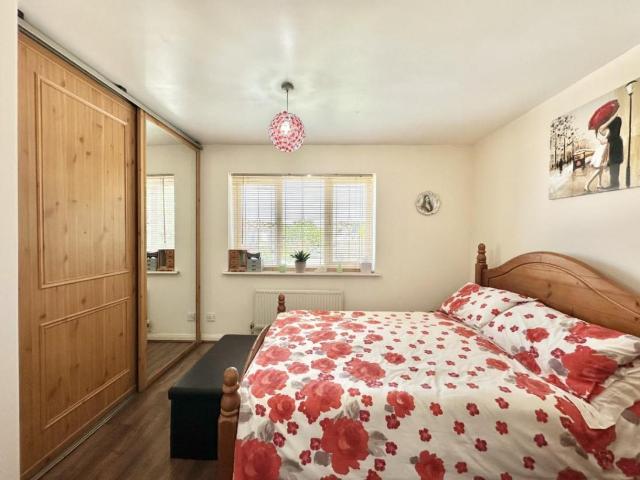 House for sale in Yeading, Greater London