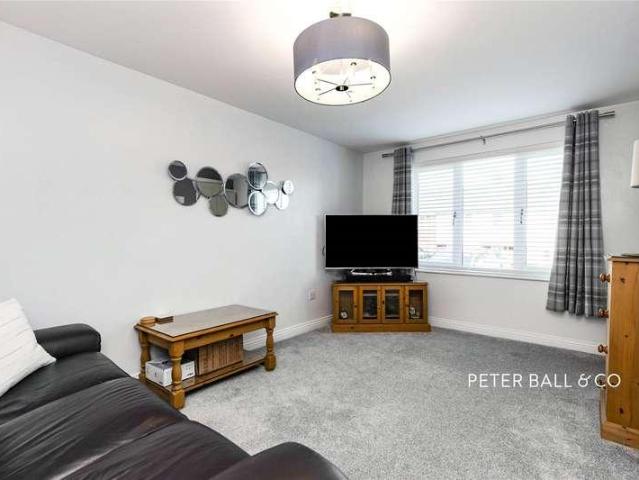 House for sale in Tewkesbury, Priors Park