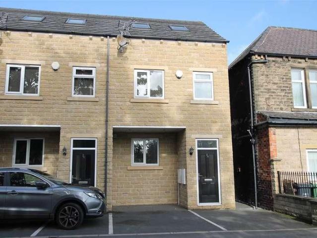 House for sale in Mirfield, West Yorkshire