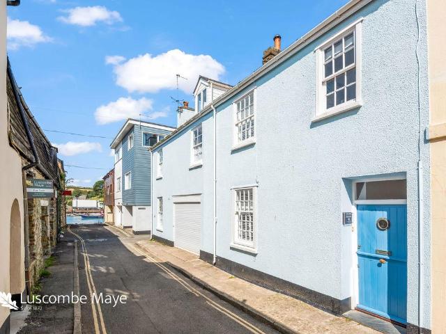 House for sale in Strode, Devon