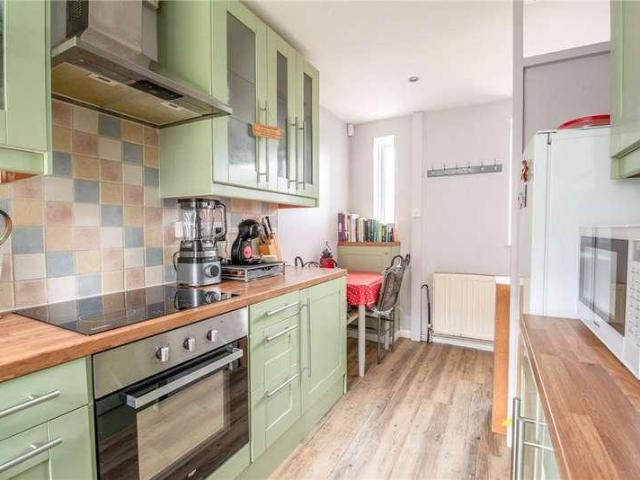 House for sale in Cottingley, West Yorkshire