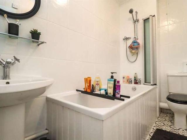 House for sale in Lingley Green, Warrington