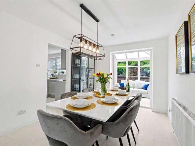 House for sale in Gedling, East Midlands