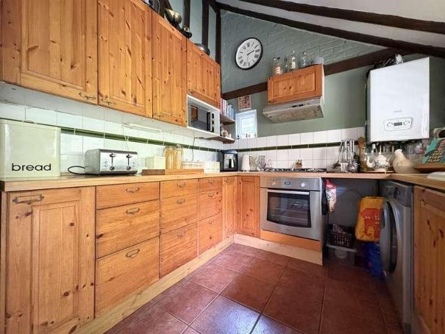 House for sale in Chipping Hill, Essex