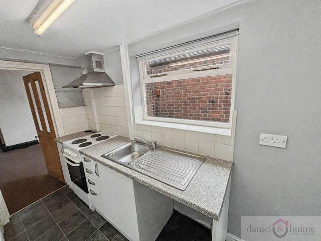 House for sale in Kingsley Moor, Staffordshire