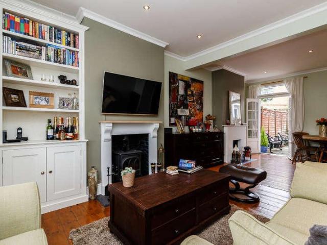House for sale in Glyndon, Greater London