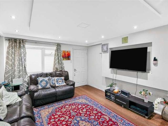 House for sale in London Borough of Redbridge, Greater London