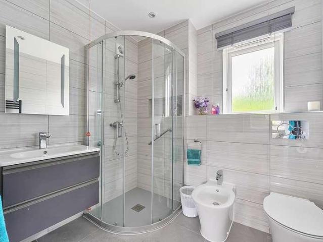 House for sale in Uxbridge, Denham