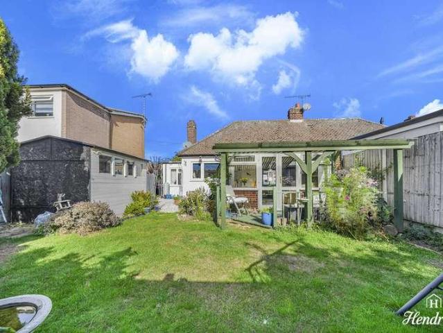 House for sale in Alton Barnes, Essex