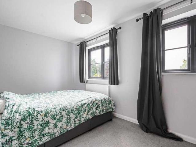 House for sale in Thrupp, School House