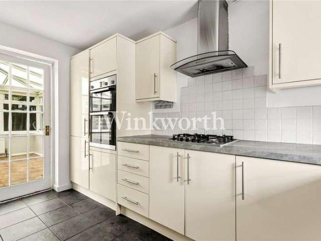 House for sale in Palmers Green, Greater London