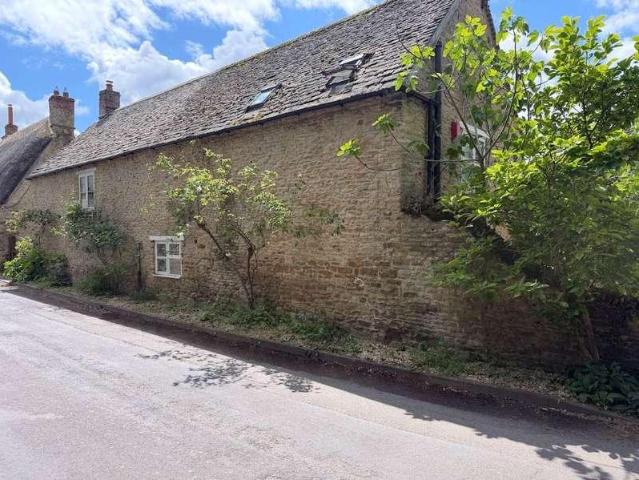 House for sale in Evershot, Oxfordshire