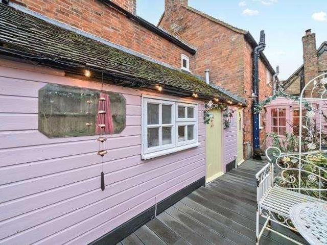 House for sale in Oakley