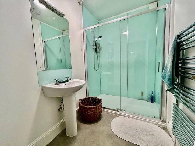 House for sale in Bromsberrow Heath, Gloucestershire
