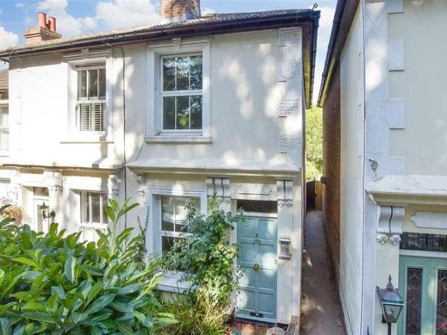 House for sale in Pachesham Park, Surrey